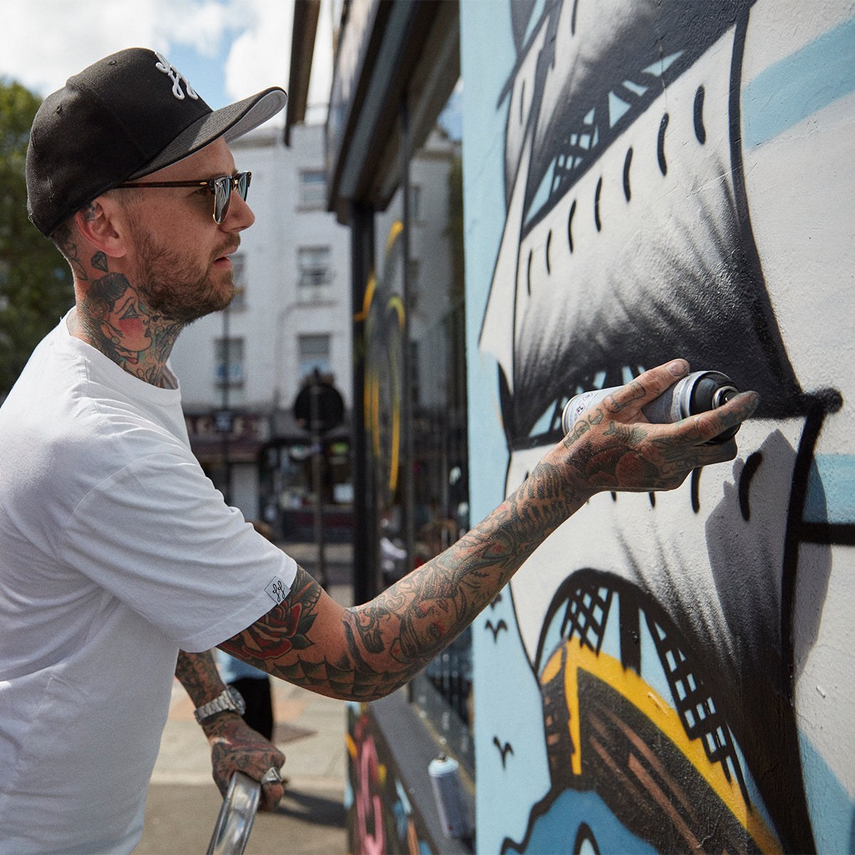 Painting the ship’s sails by Three Amigos collabs