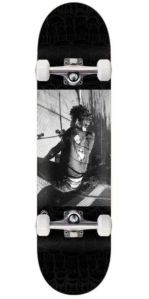 Foundation Servold Never Surrender deck