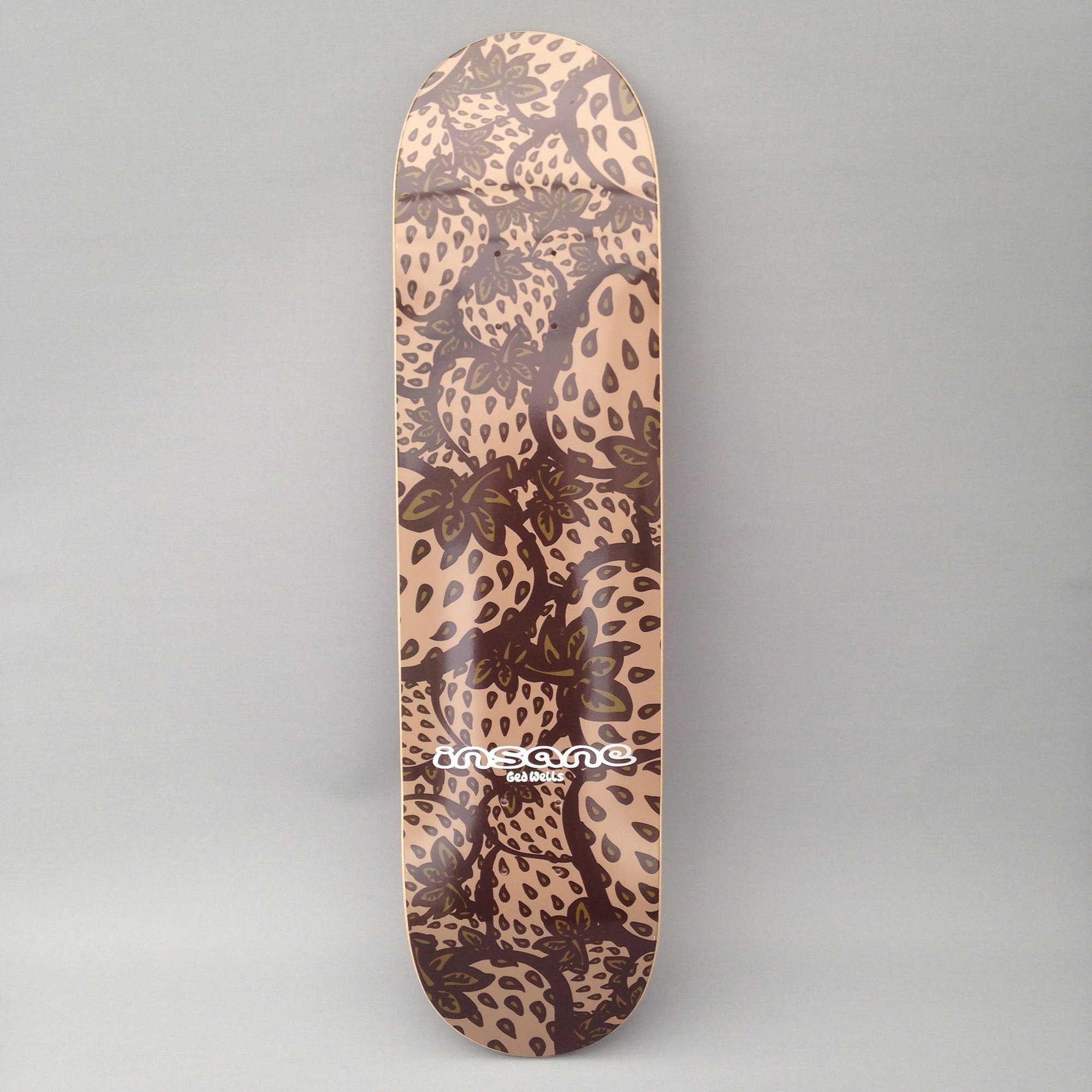 Insane Strawberry Field Camouflage deck