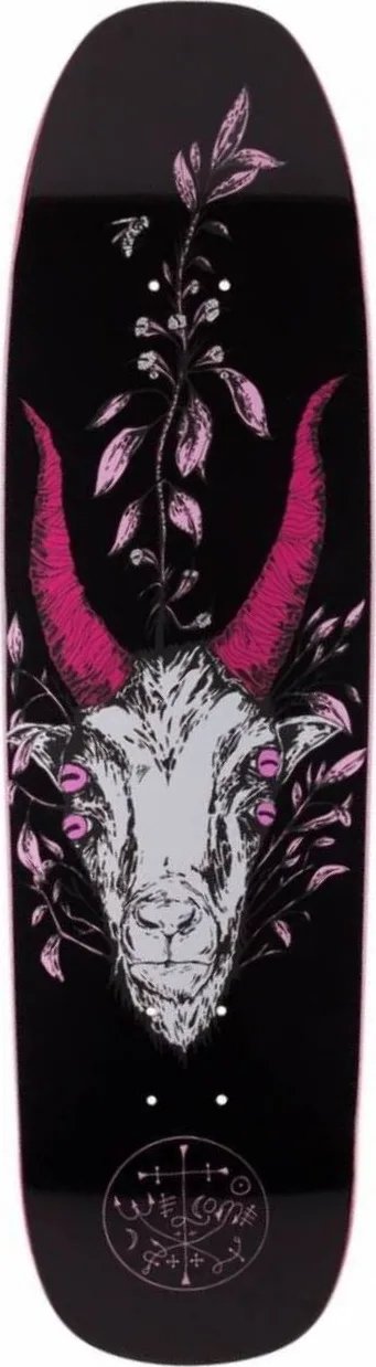 Welcome Goathead On Nimbus 5000 deck