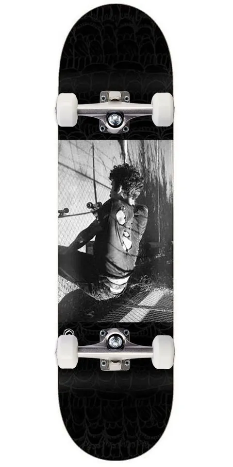Foundation Servold Never Surrender deck
