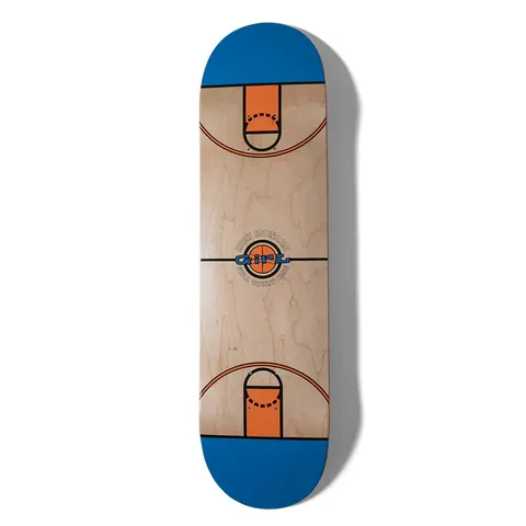 Girl Howard Full Court Twin Tip skateboard deck: A basketball court layout printed on natural wood, with orange keys and three-point arcs at each end and blue tips. A centre circle holds the Girl logo with Rick Howard and Full Court text around it.